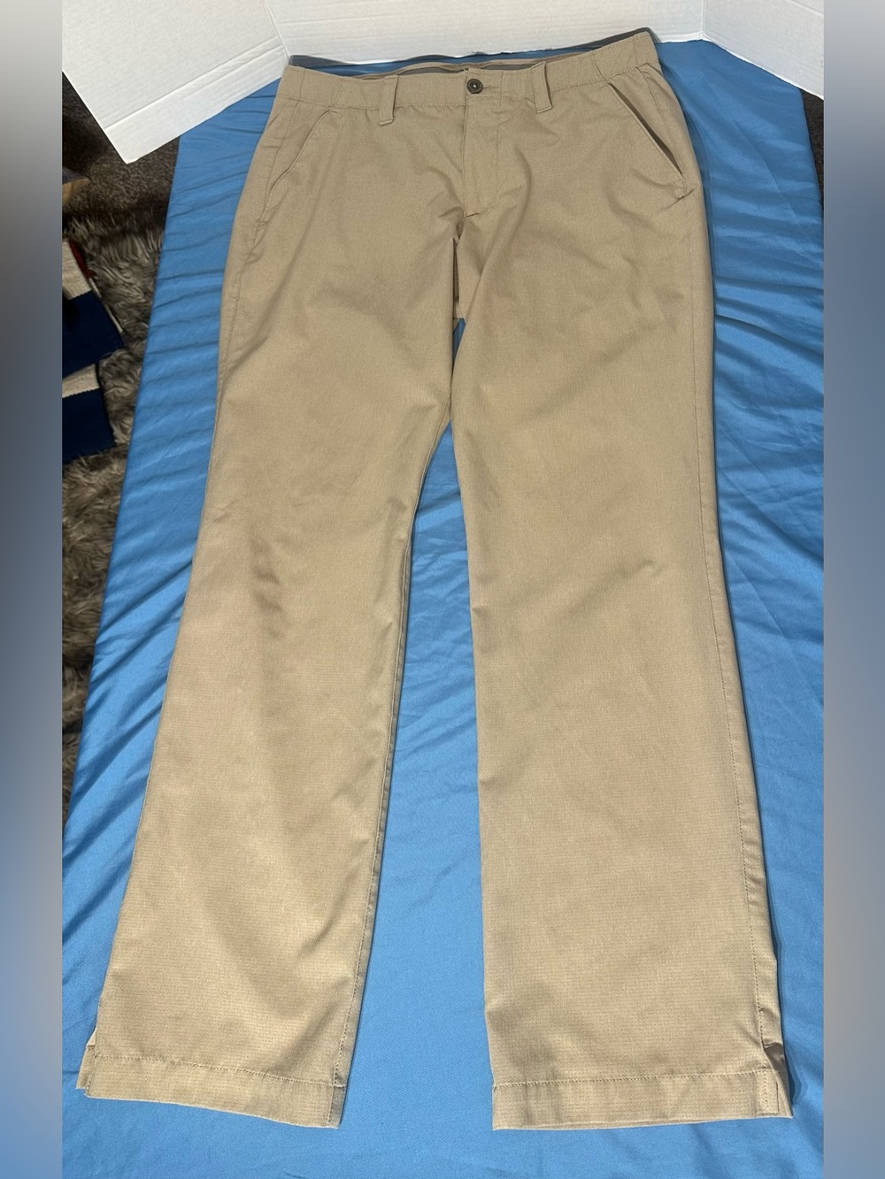 Under Armour Men's Khaki Chino Pants